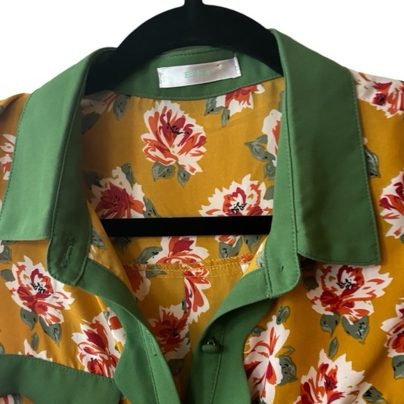 Esley Vintage Inspired Sleeveless Floral Blouse - Picture 3 of 9